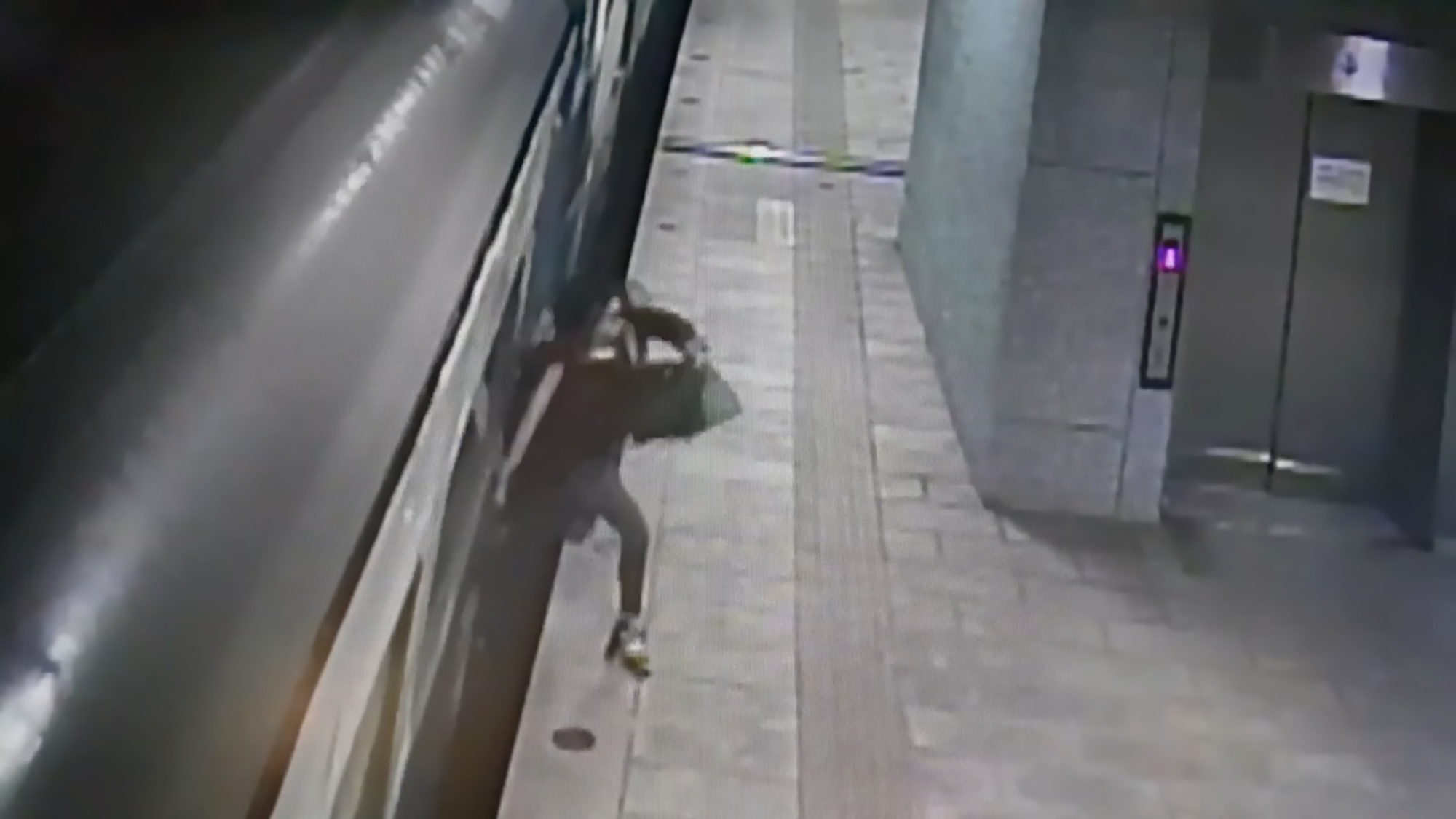 Read more about the article Wrong Way Woman Jumps From Moving Train Onto Platform
