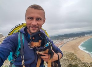 Read more about the article Hot Man Quits Job To Trek Europe With Dog For Cancer