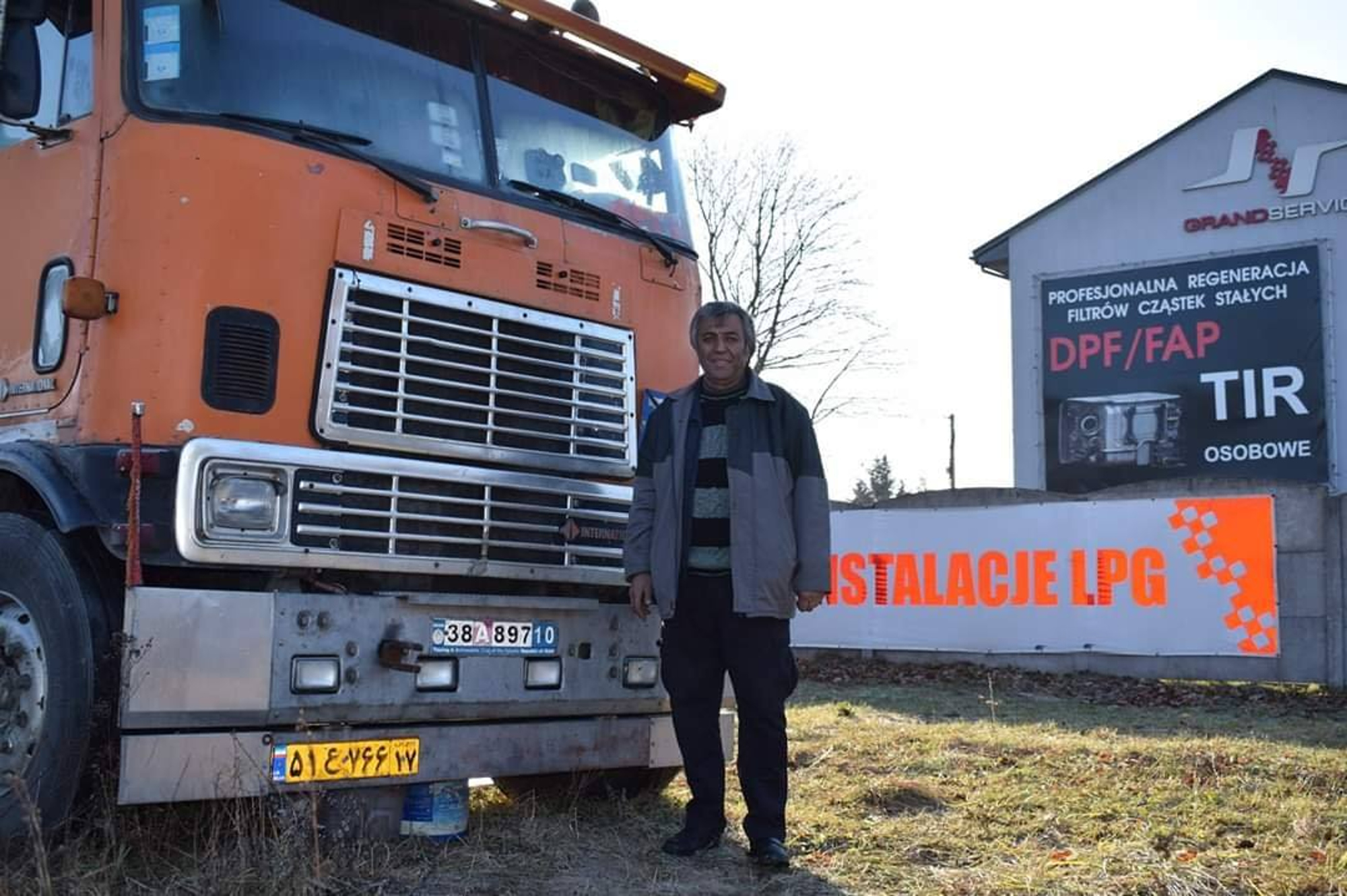 Read more about the article Lorry Drivers Net 45k GBP To Send Stranded Trucker Home