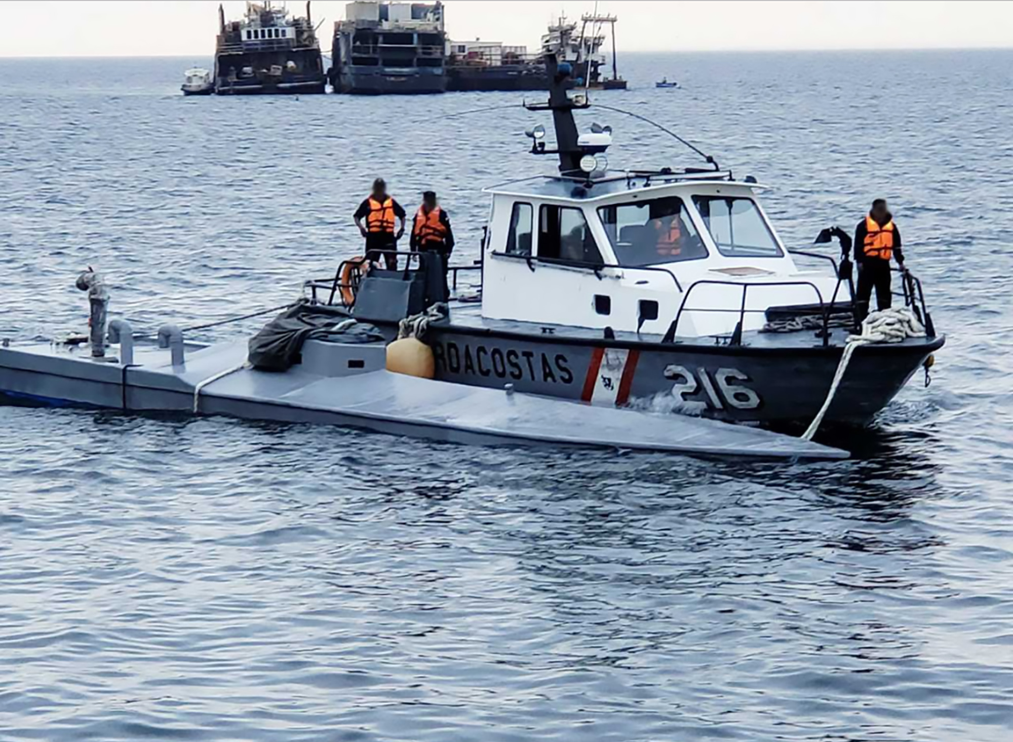 Read more about the article Moment Navy Raids Narco Submarine With Over 1t Of Coke