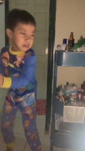 Read more about the article Adorable Kids Terror As Aunt In Beauty Mask Pranks Him