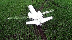 Read more about the article Hero Pilot Lands Plane In Cornfield And Saves 9 On Board