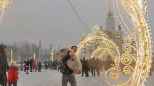 Read more about the article Moscow Man Dances With Pig And Pushes It Around In Pram