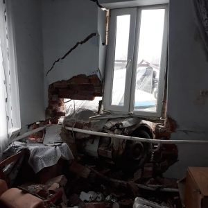 Read more about the article Drink-Driver Crashes Lada Into Familys Living Room