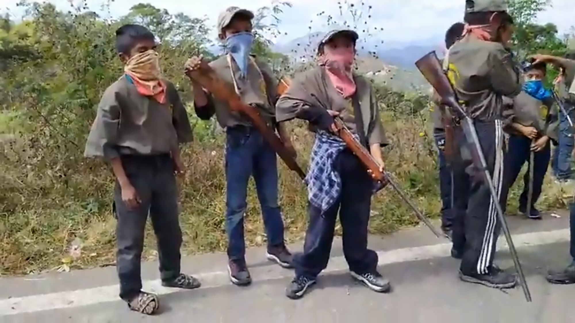 Armed Kids Join Vigilante Group In Mexico ViralTab
