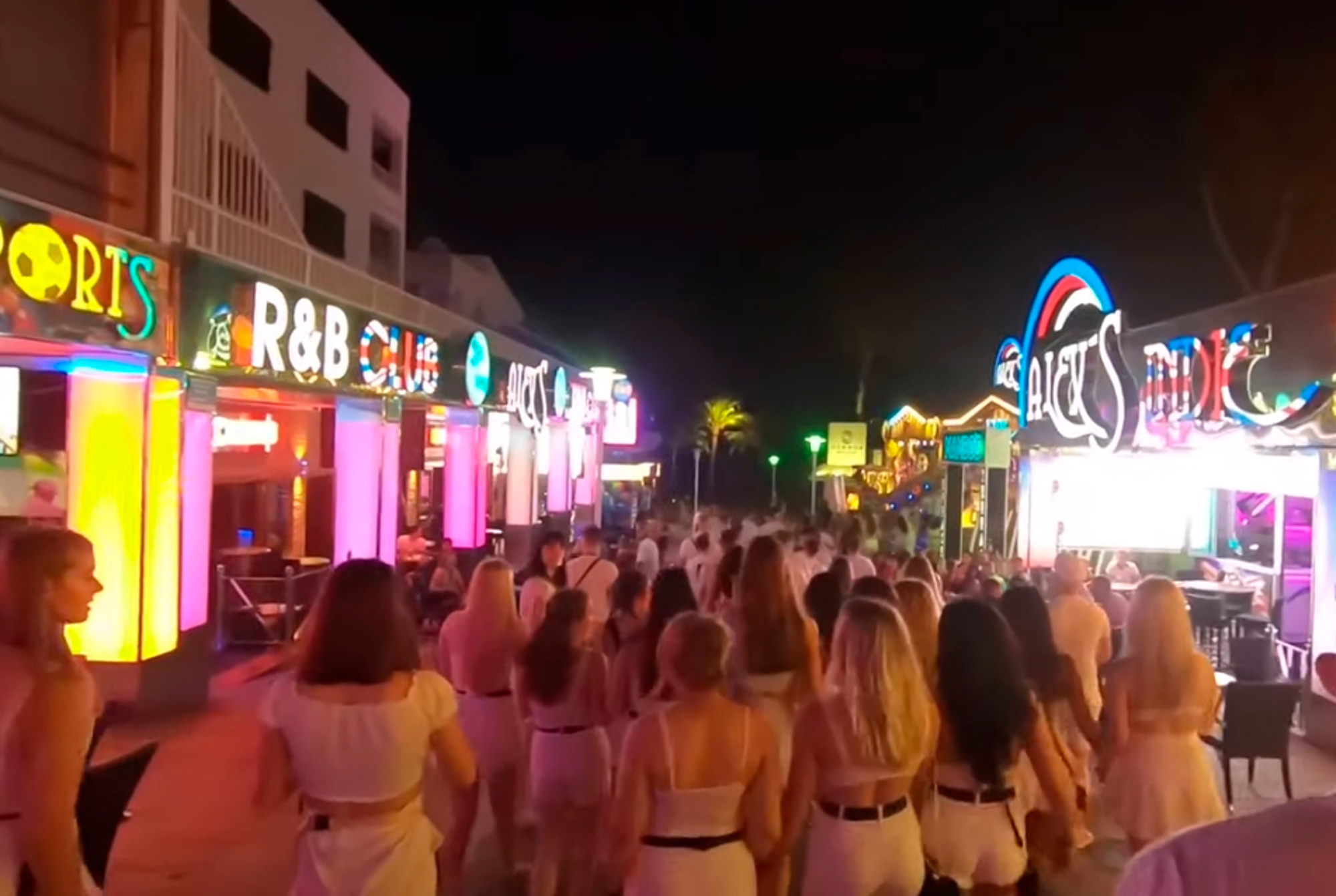 Magaluf Ibiza Clampdown On Brit Bargain Booze Hols Viraltab