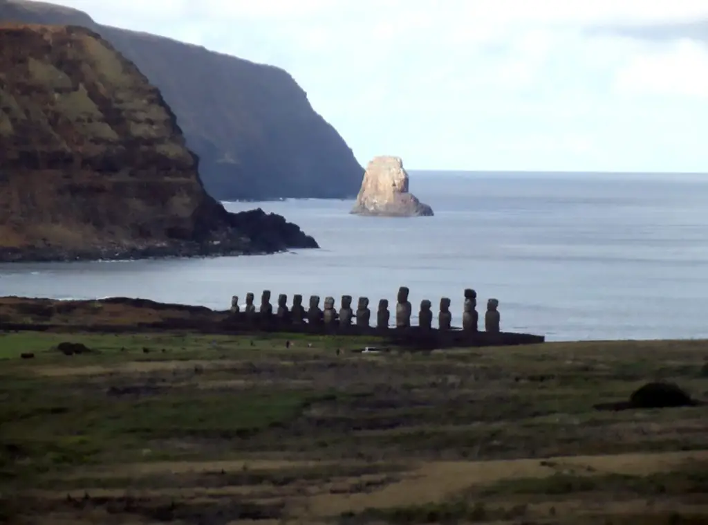 Outrage As Tourist Hugs Sacred Easter Island Statues