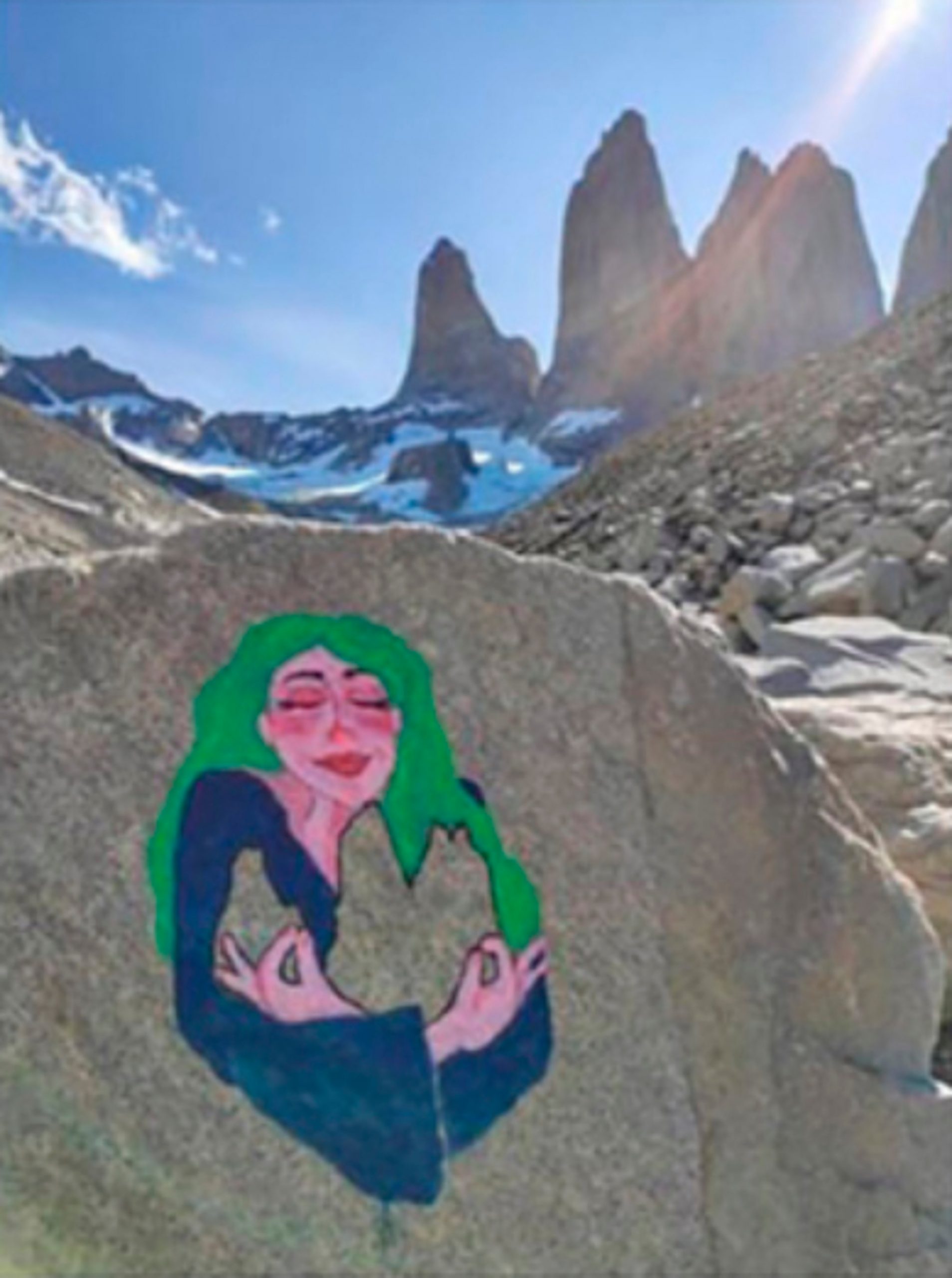 Read more about the article Hunt For Tourists Who Painted Rock In Protected Park