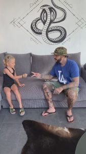 Read more about the article Viral: Rapper Shaves Beard After Losing Bet To Daughter