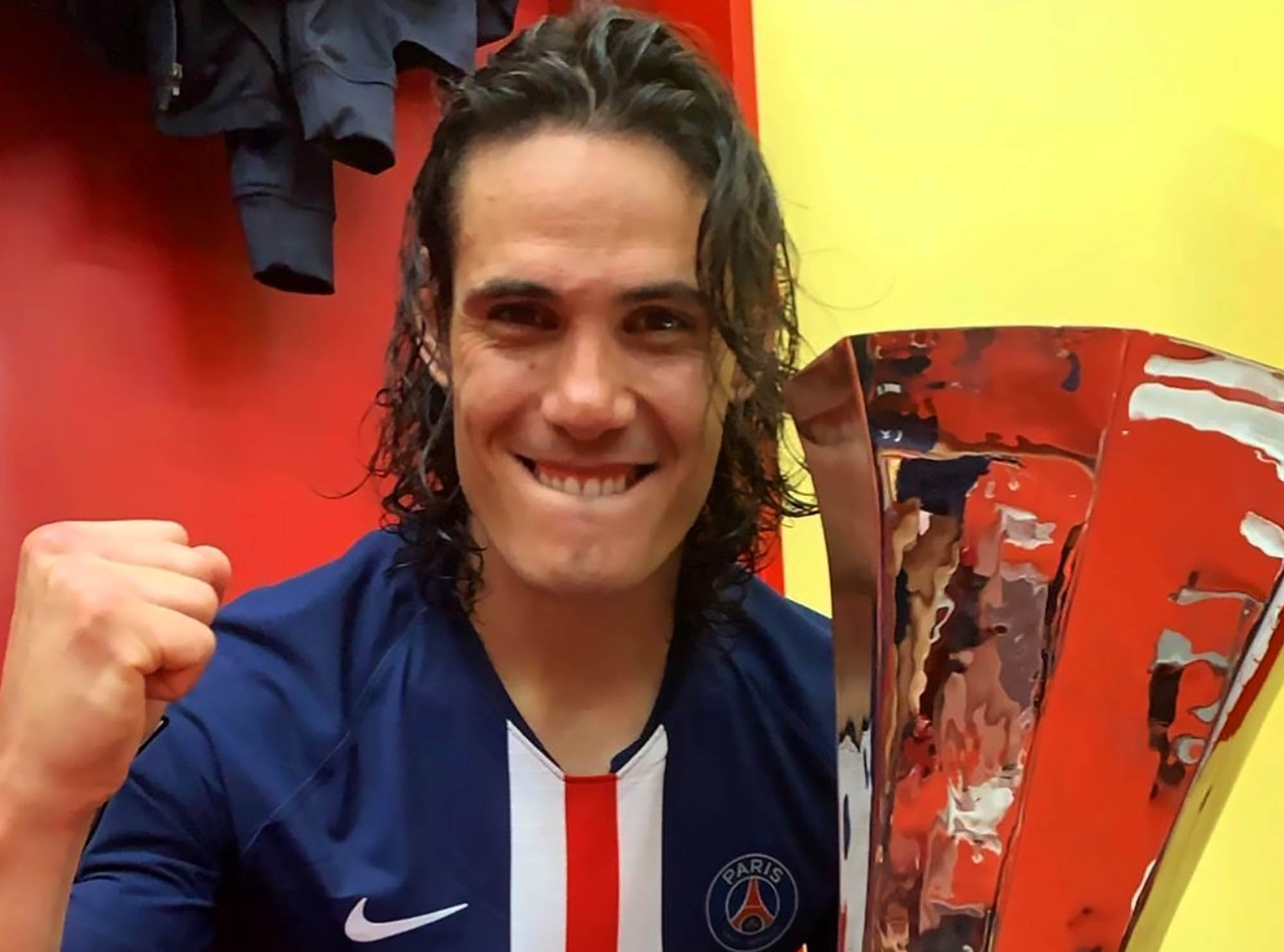 Read more about the article United Target Cavani Set To Stay At PSG Until Summer
