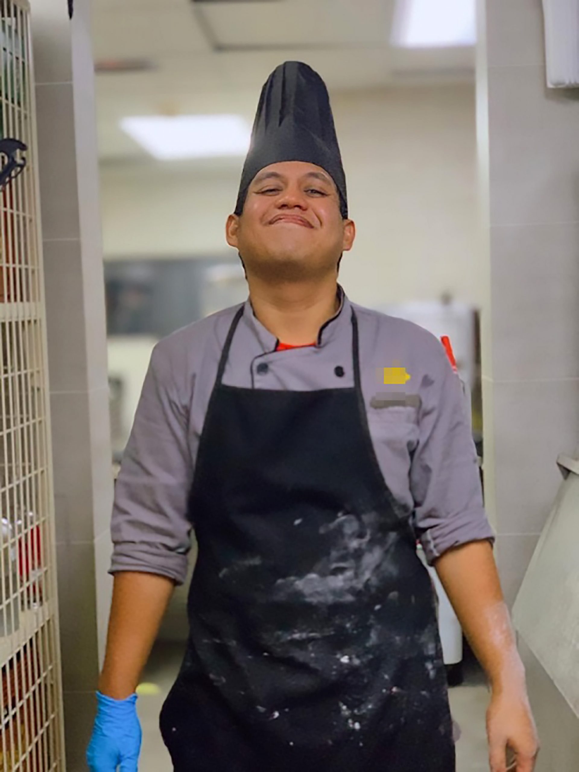 Read more about the article Racist 5-Star Hotel Chef Spits In Chinese Diners Food