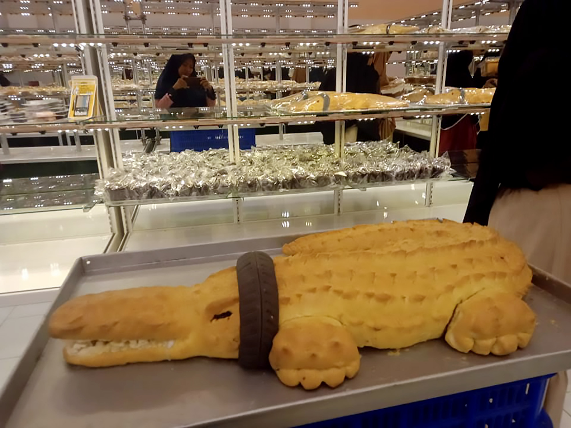 Read more about the article Bread Shaped Like Famous Croc With Tyre Is A Hit