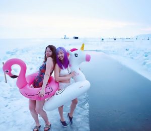 Read more about the article Young Models Pose On Siberian Lake In Minus 10 Degrees