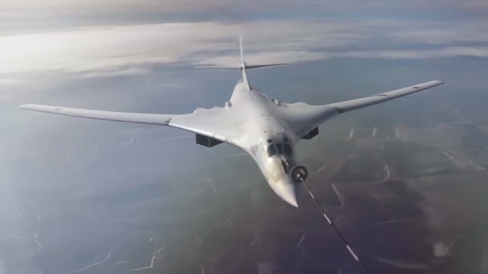 Read more about the article Moment Russian Bomber Refuels In Air During War Games