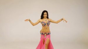 Read more about the article Belly Dancer Performs Stunning Routine To Death Metal