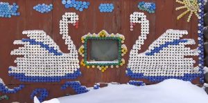 Read more about the article Russian OAP Creates Murals From Bottle Caps