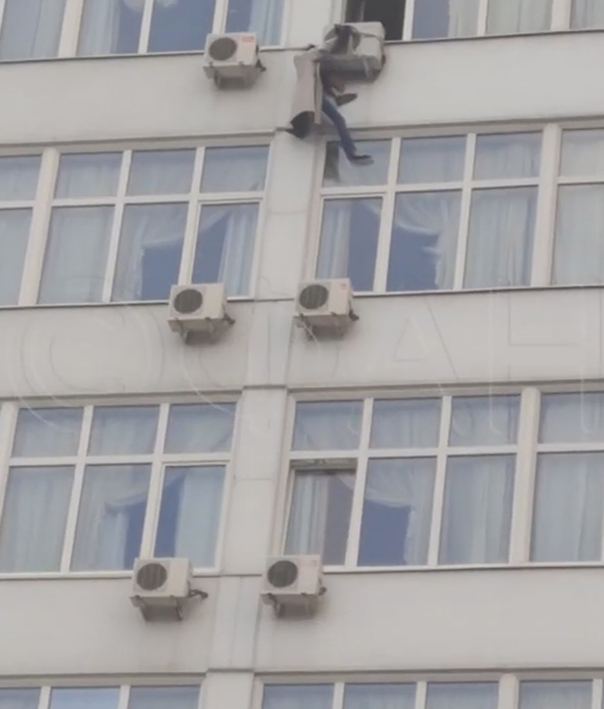Read more about the article Woman Clings On For Life To AC Outside Top-Floor Flat