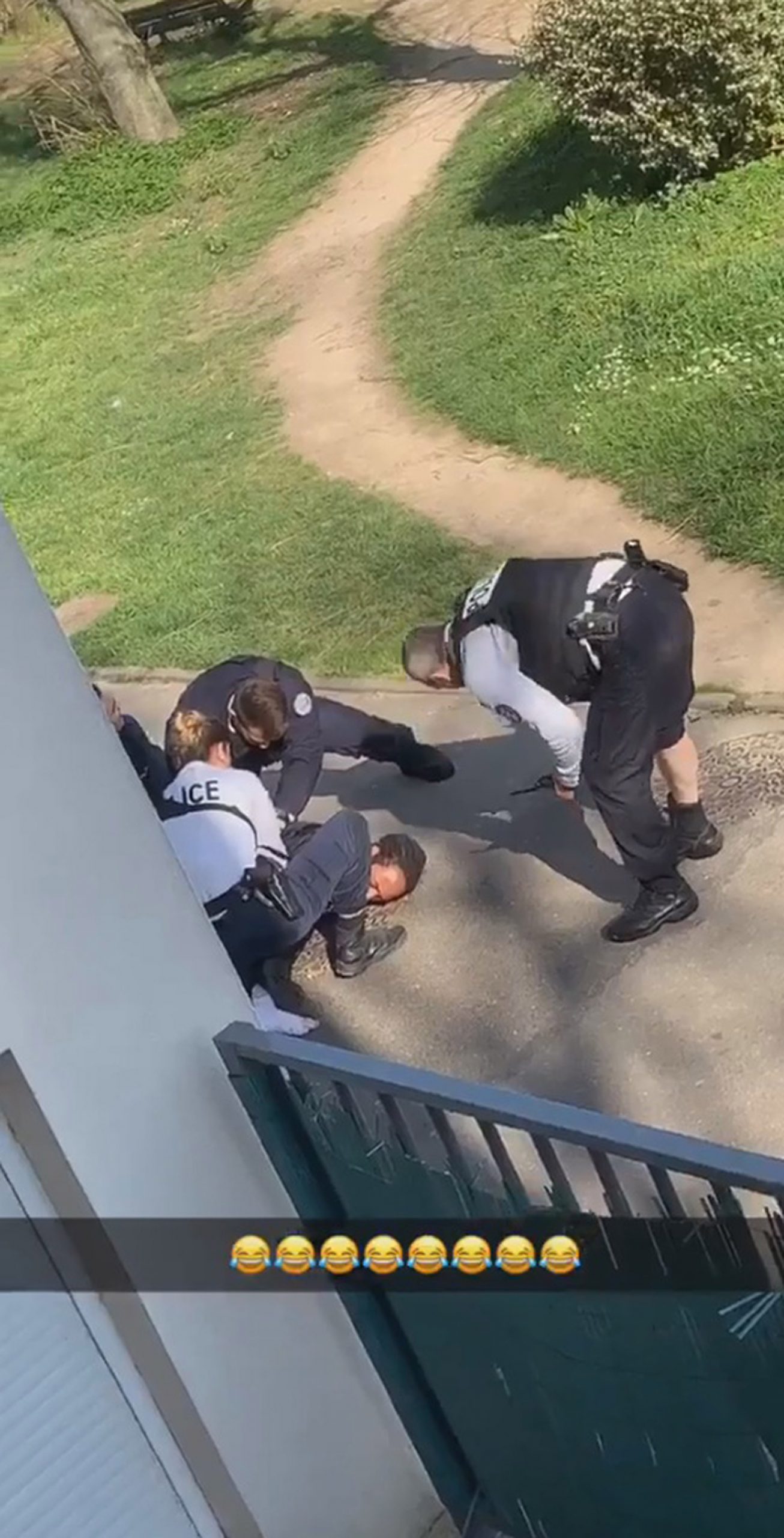 Read more about the article Viral: Man Bites Cop Arresting Him For Breaking Lockdown