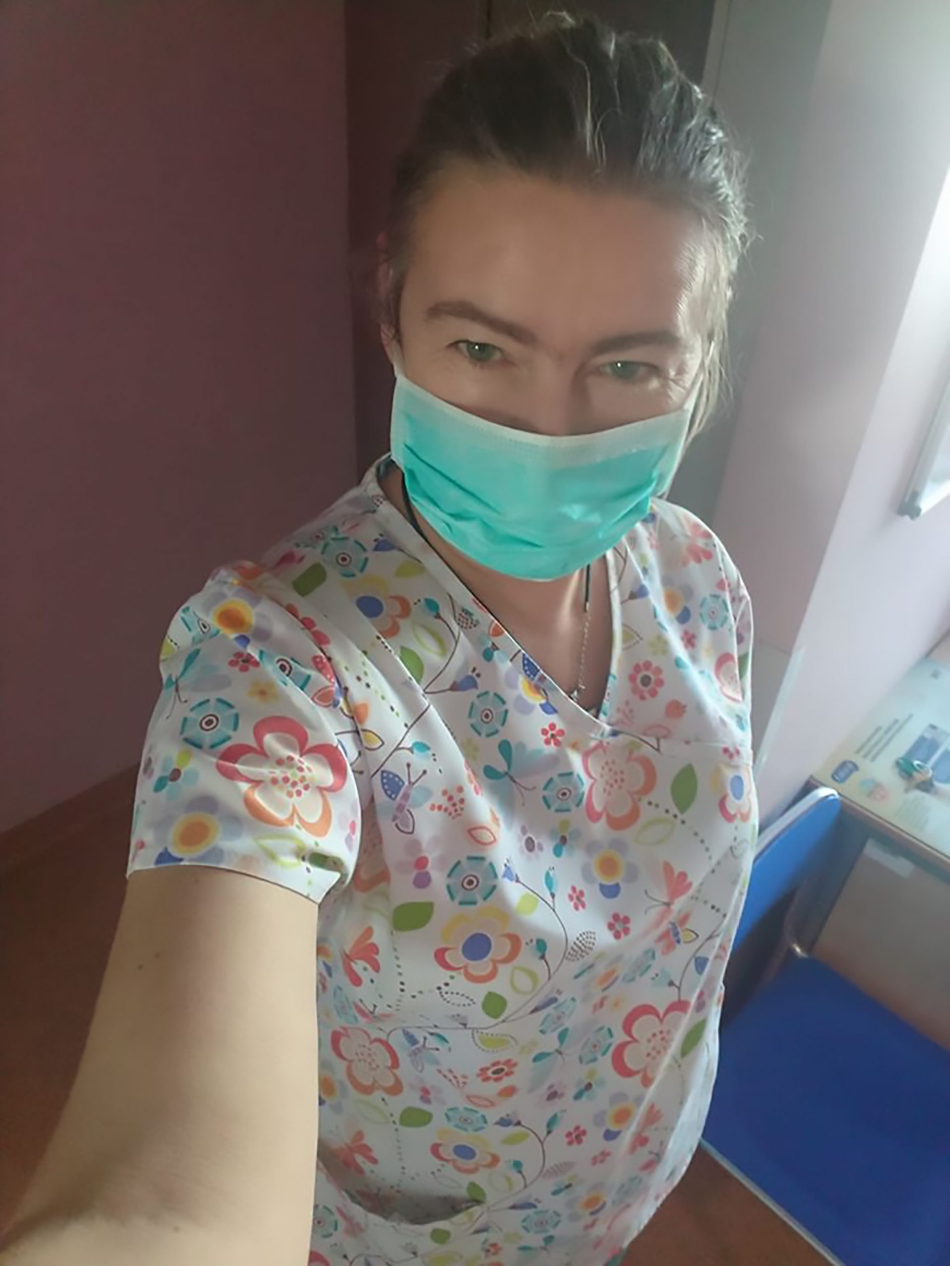 Read more about the article Nurse Fired For Sharing Homemade Mask Pic Amid Shortage