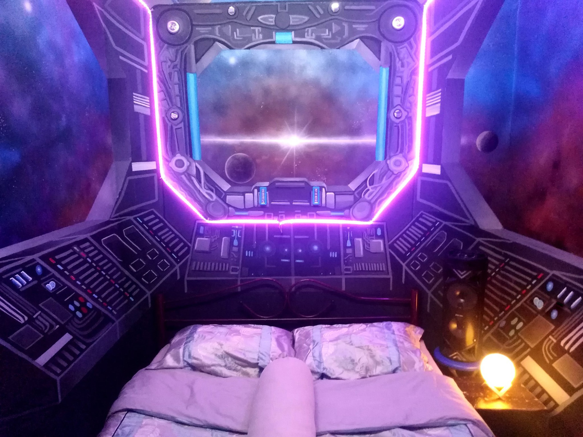 Read more about the article Great Pics As Artist Turns Bedroom Into COVID Spaceship