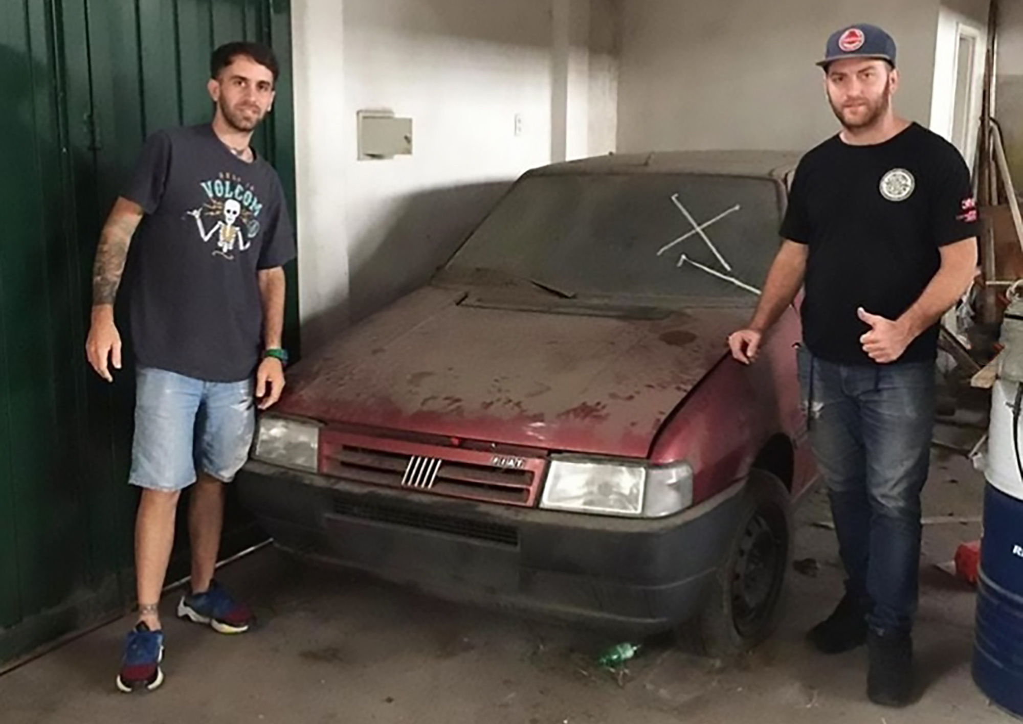 Read more about the article Unused Cars From 1990s Found In Abandoned Dealership