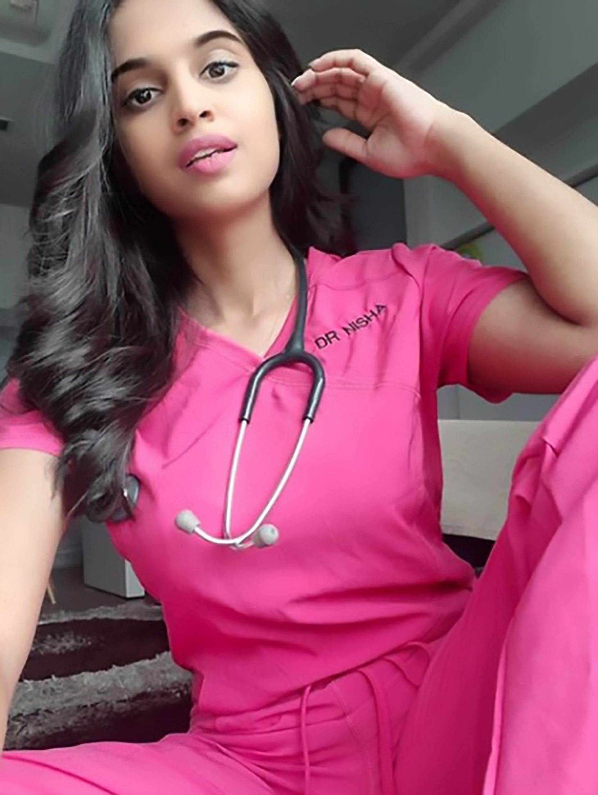 Read more about the article Meet Beauty Queen Doctor Battling COVID On Front Line