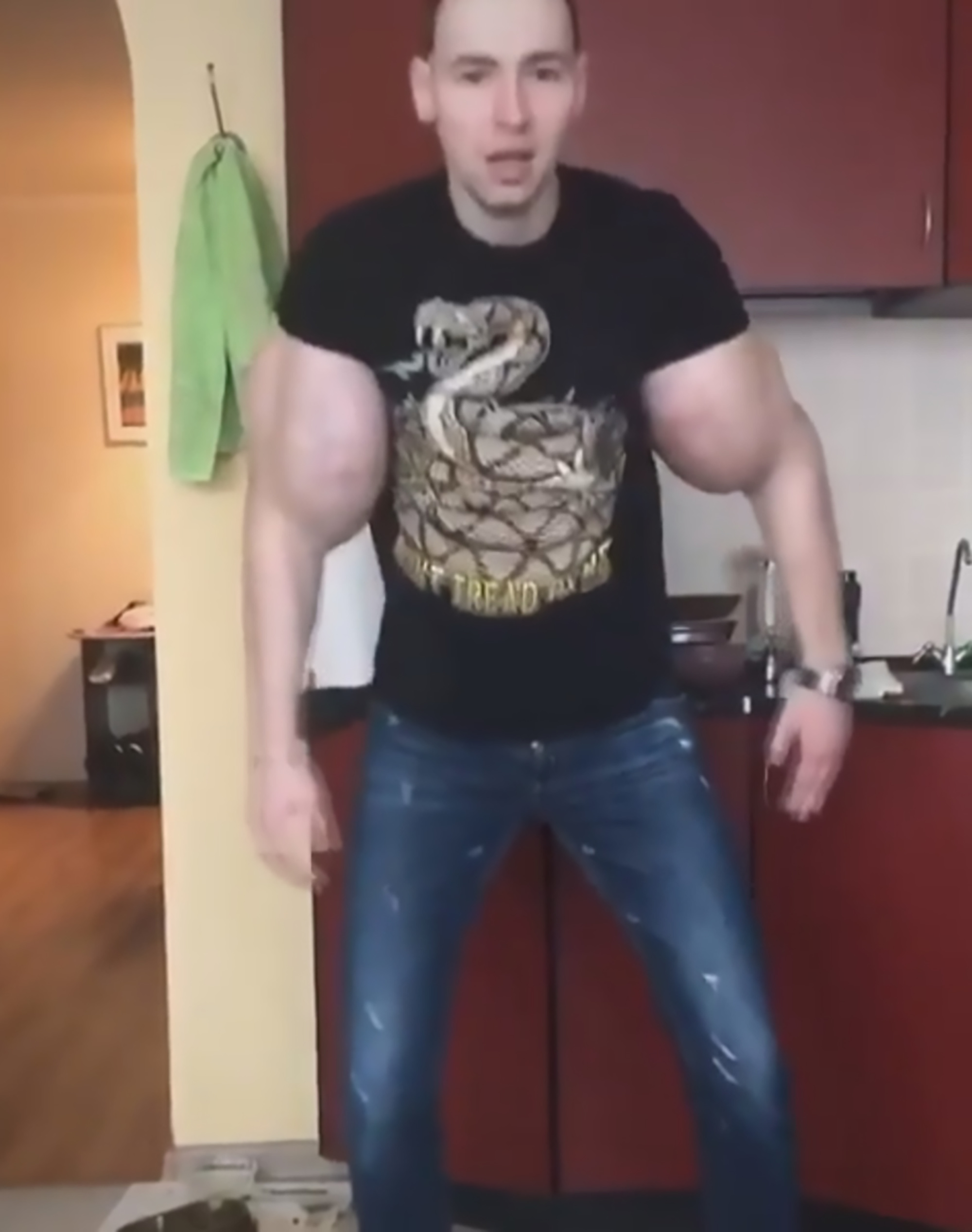 Read more about the article Russian Bodybuilder Popeye In Kitchen Lockdown Dance
