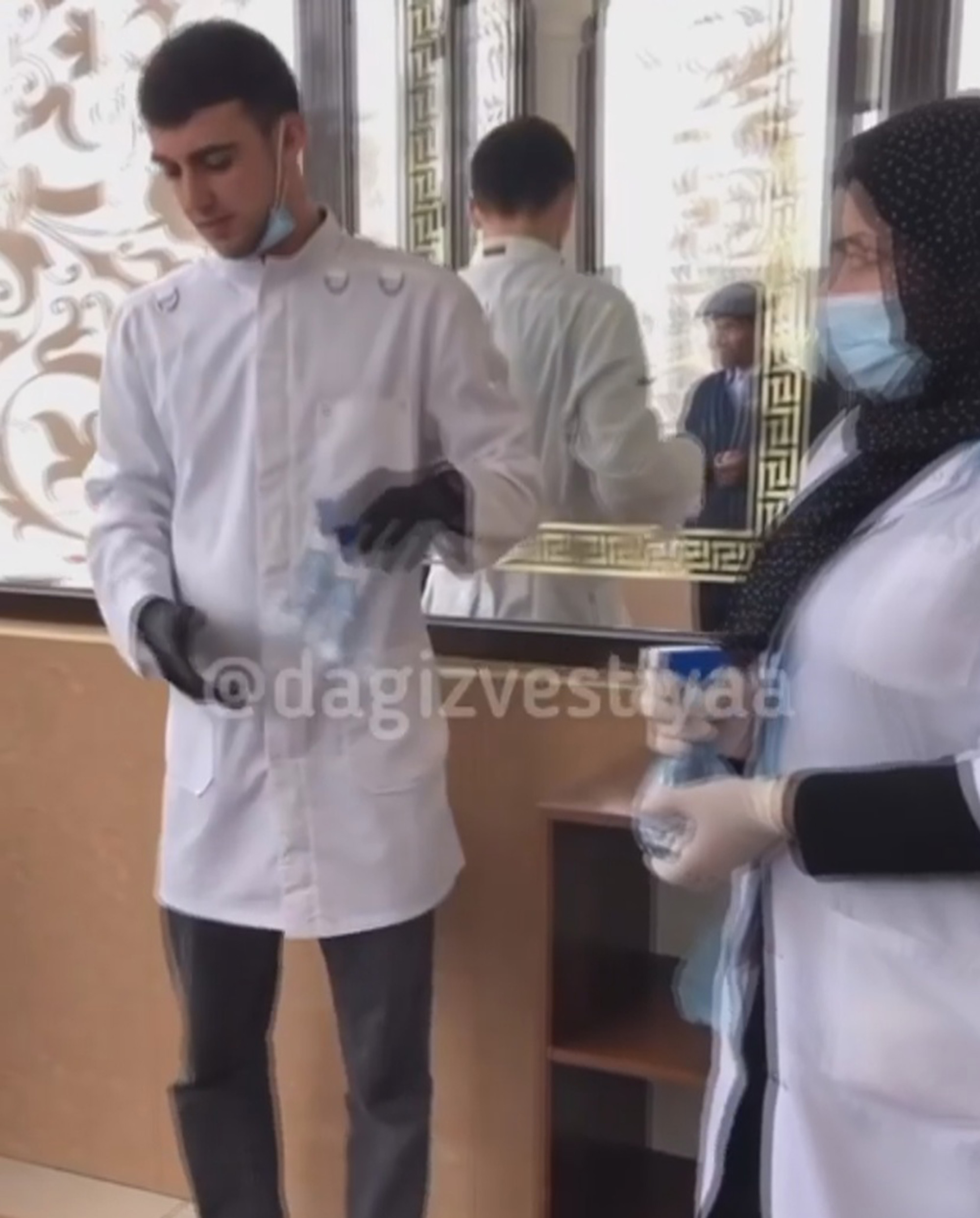 Read more about the article Moment Russian Wedding Guests Sprayed With Disinfectant