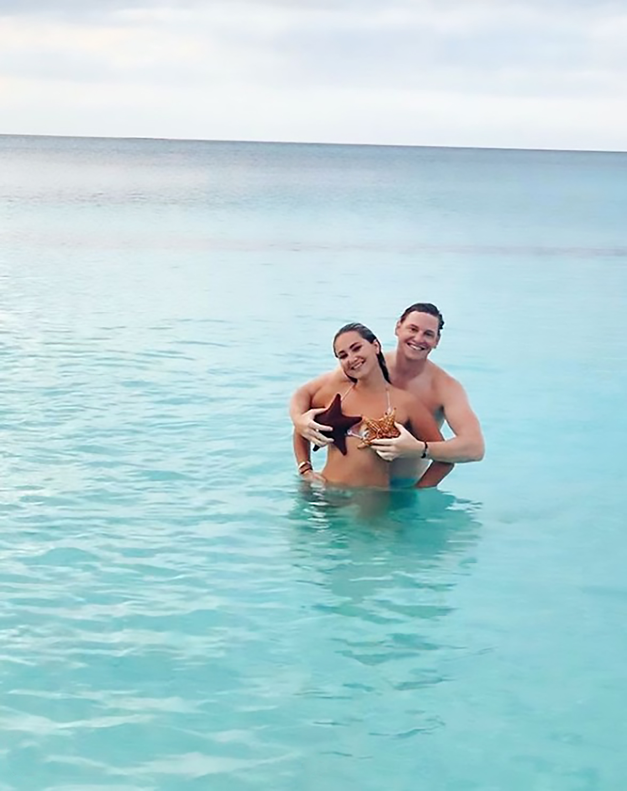 Read more about the article Sean Connerys Granddaughter Shares Saucy Bahamas Snaps