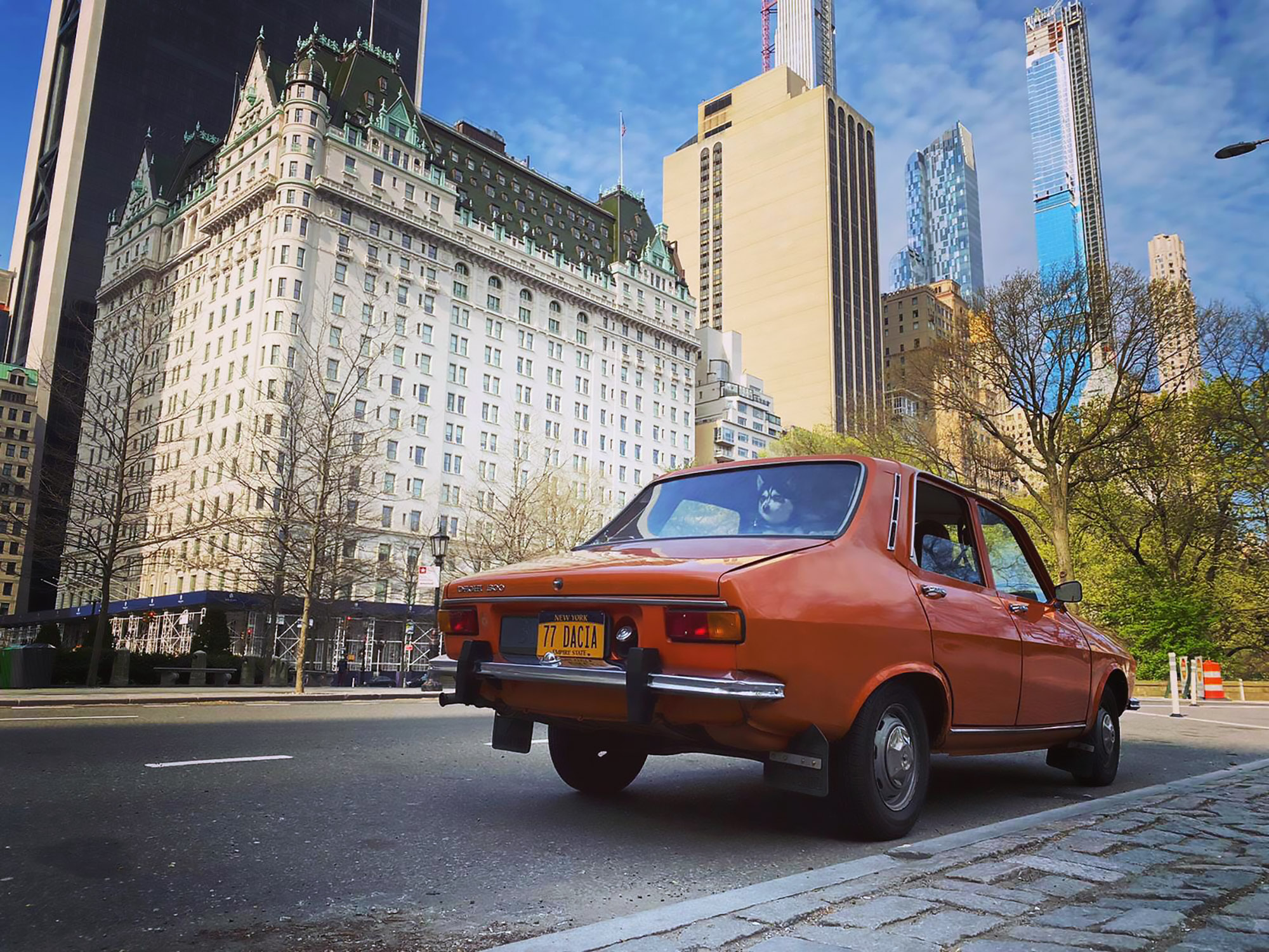 Read more about the article Car Mad Romanian Does Dacia Photo Shoot In NY