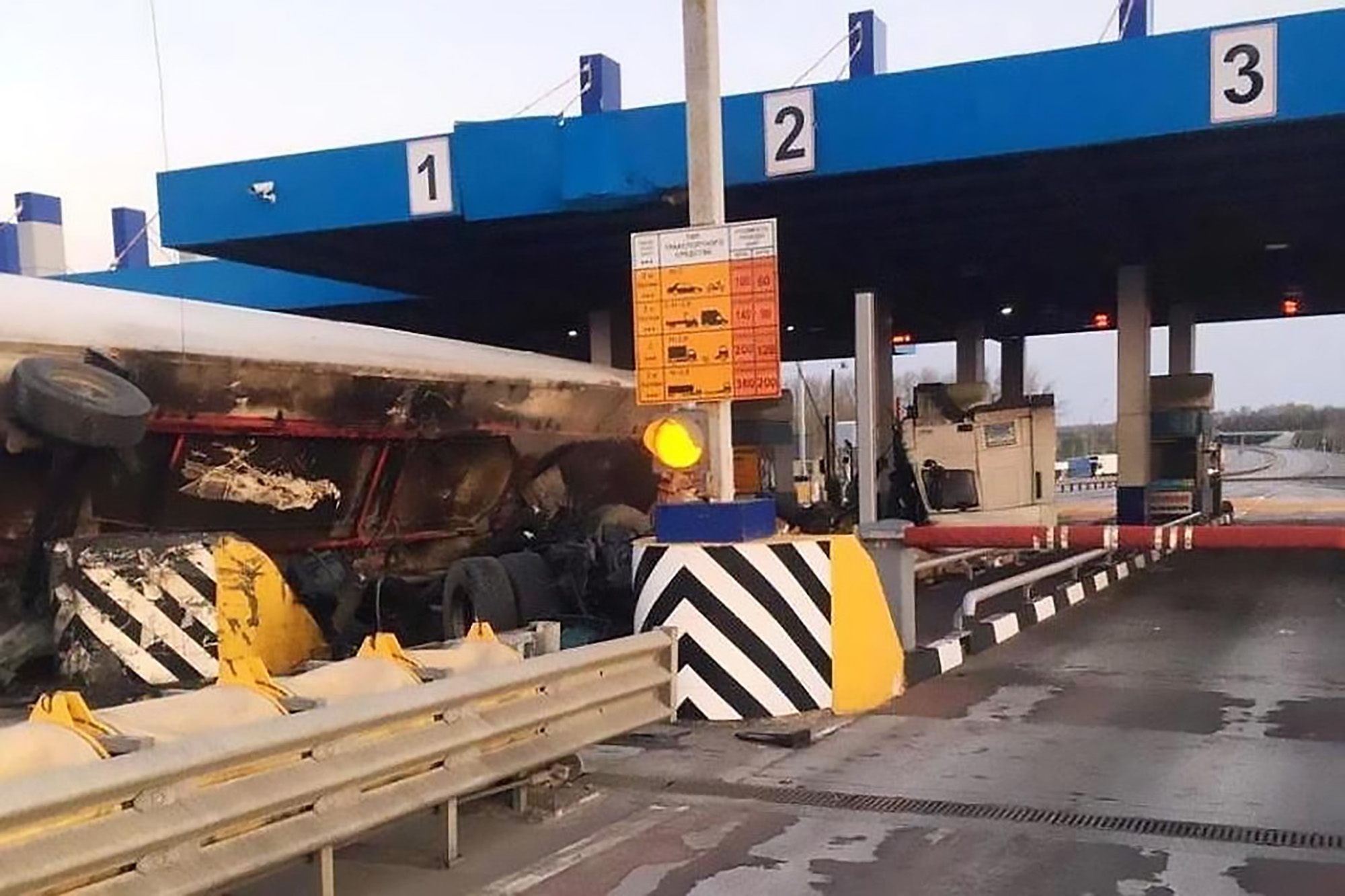 Read more about the article Moment Sleeping Lorry Driver Crashes Into Toll Booth