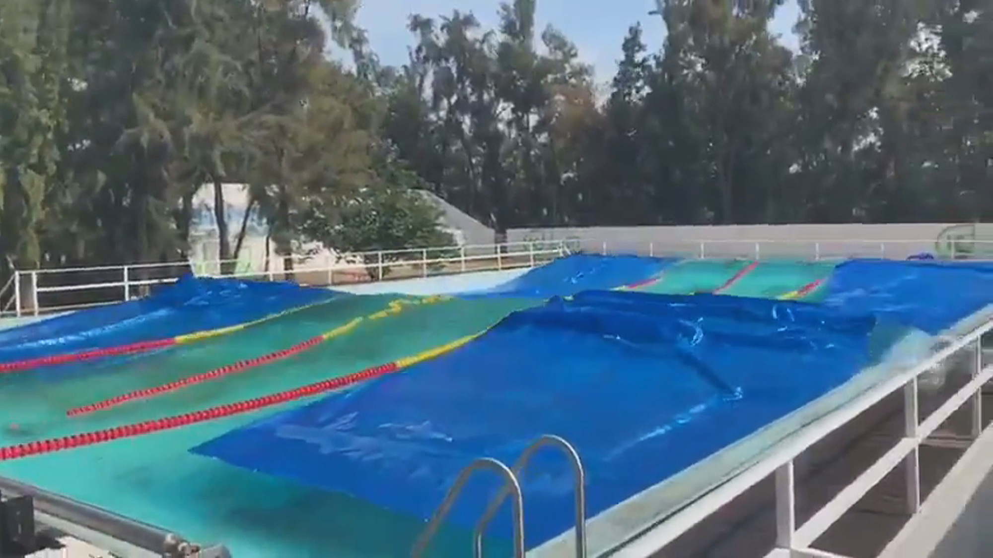Read more about the article Moment Mexico Earthquake Makes Pool Slosh Wildly