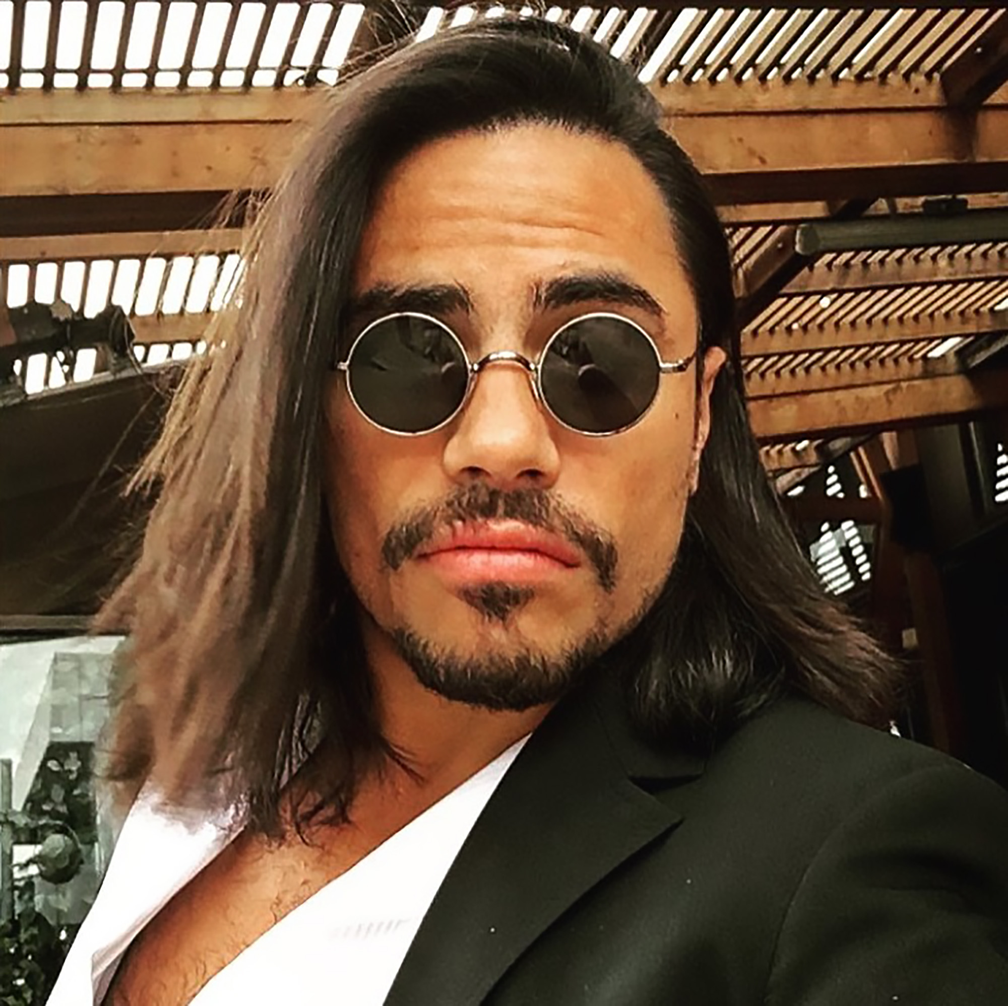 Read more about the article Salt Bae Had US Visa Rejected 9X But Now Gets CIA Escort