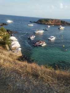 Read more about the article Majorca Residents Complain About No-Distance Boat Party