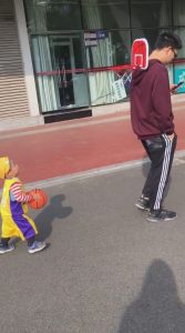 Read more about the article Skilled Basketball Toddler Wows Internet Aged 2