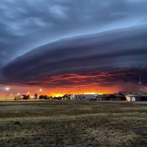 Read more about the article Spectacular Alien Mother Ship Cloud Video In New Mexico
