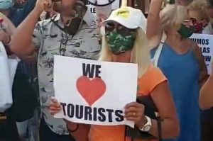 Read more about the article Locals Protest Against Closure Of Popular Magaluf Bars