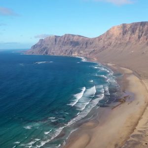 Read more about the article Canary Islands To Cover COVID Costs For Tourists