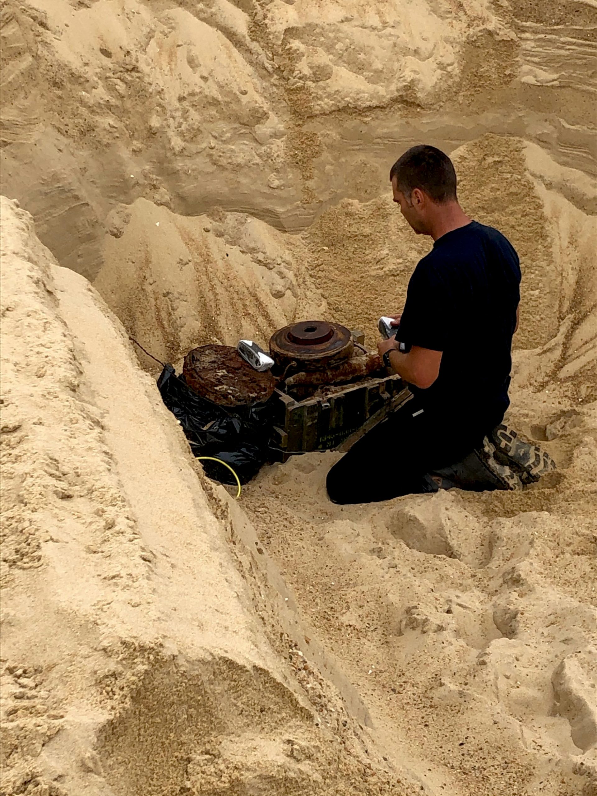 Read more about the article Half Tonne Of WWII Explosives Found On French Beach