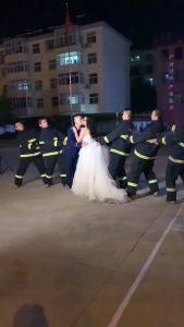 Read more about the article Fireman Groom Dashes Off Leaving Bride Alone After Call-Out