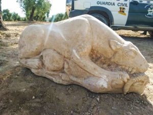 Read more about the article Farmer Finds Statue Of Hunting Beast That Is Thousands Of Years Old