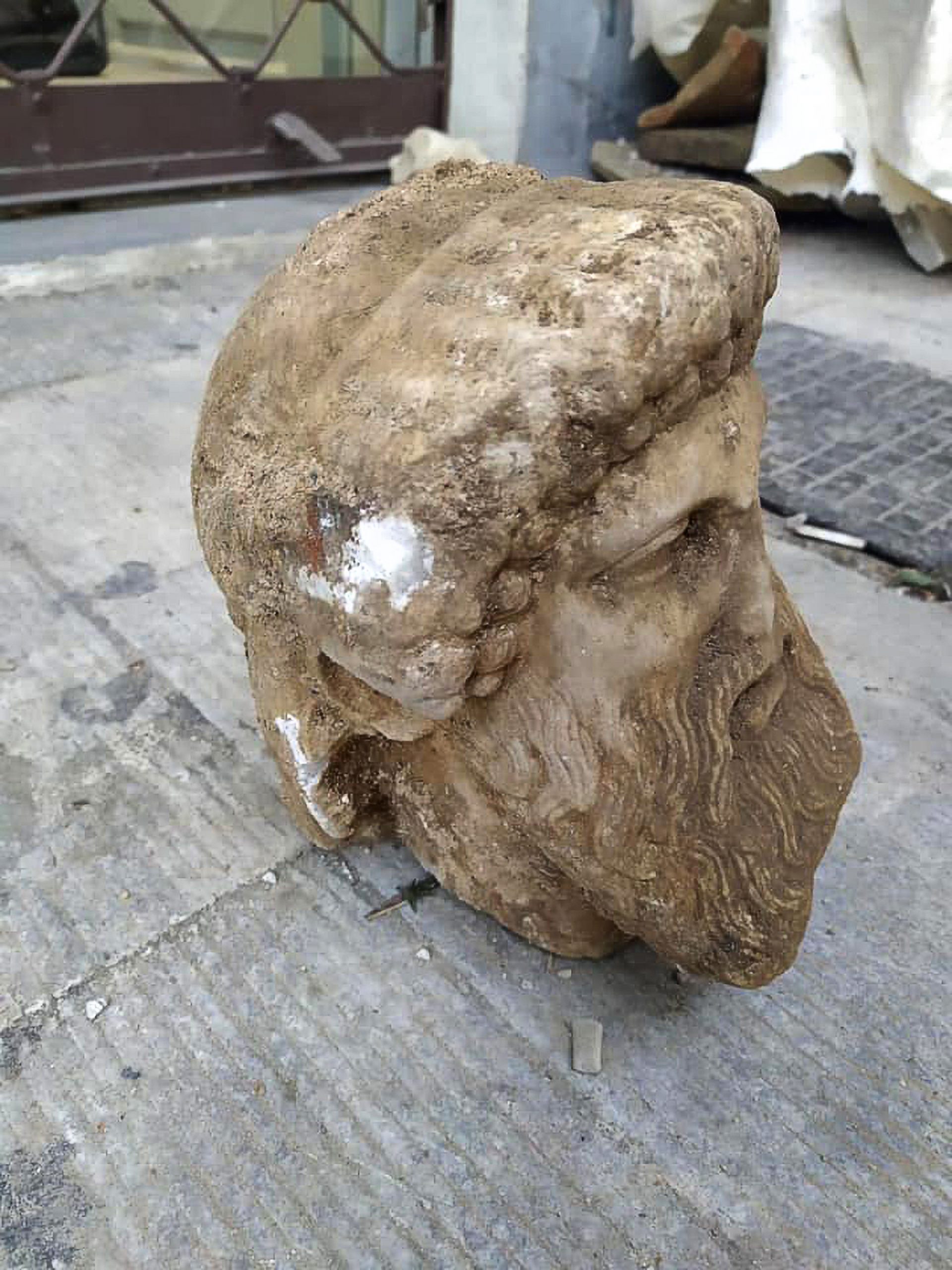 Read more about the article Head Of Ancient Greek Statue Found While Digging Up Athens Square