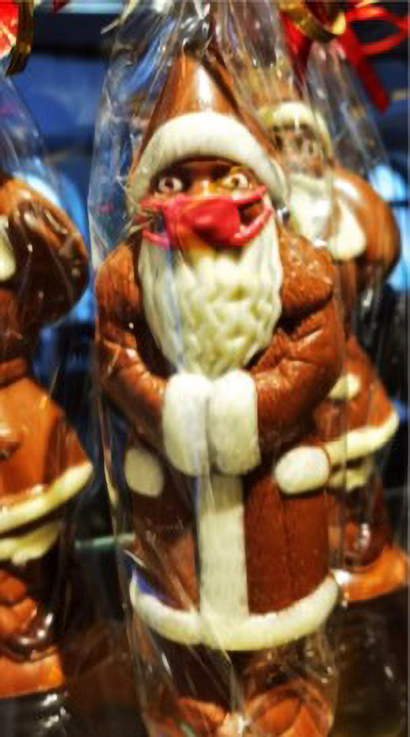 Read more about the article Hate Mail For Bakery After Producing Mask-Wearing Choccy Santas