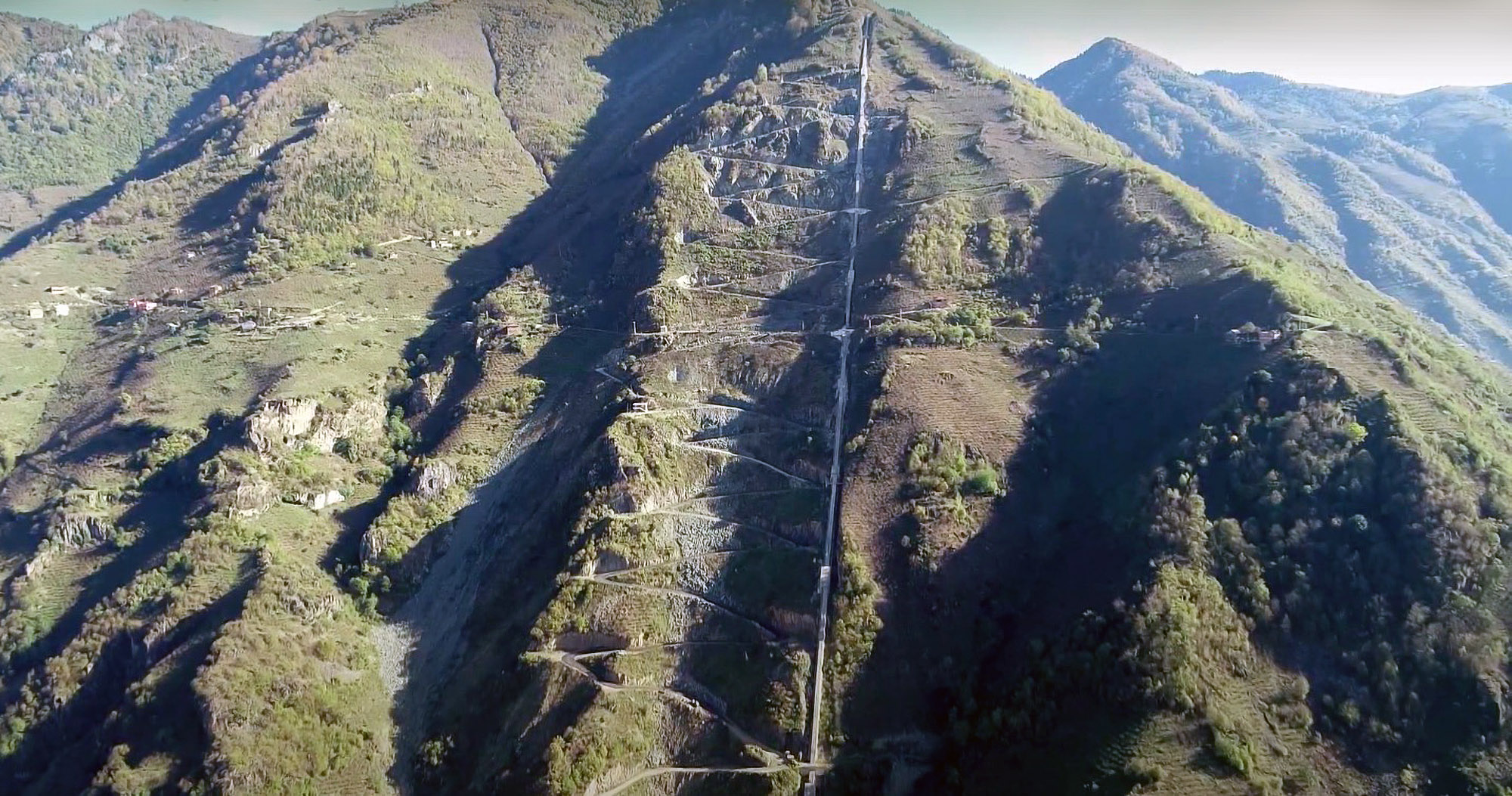 Read more about the article Locals Scared Of Hair-Raising Road Cut Into Mountainside