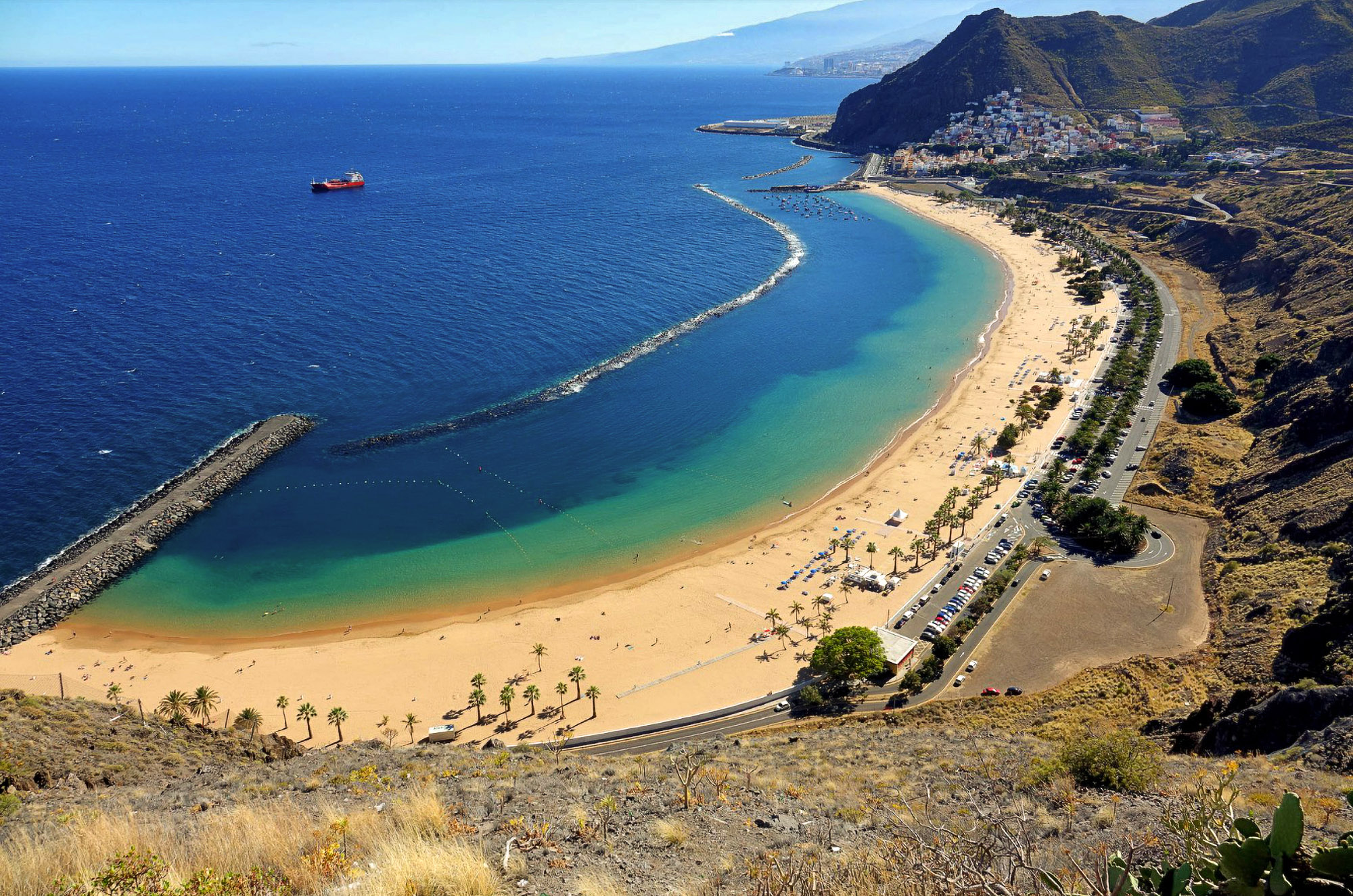 Read more about the article Brit Tourists Dealt Blow As Tenerife Closes Borders To Prevent COVID Spread