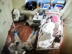 Read more about the article Russian Docs Work During Time Off To Save Patient Fall Asleep By His Bed
