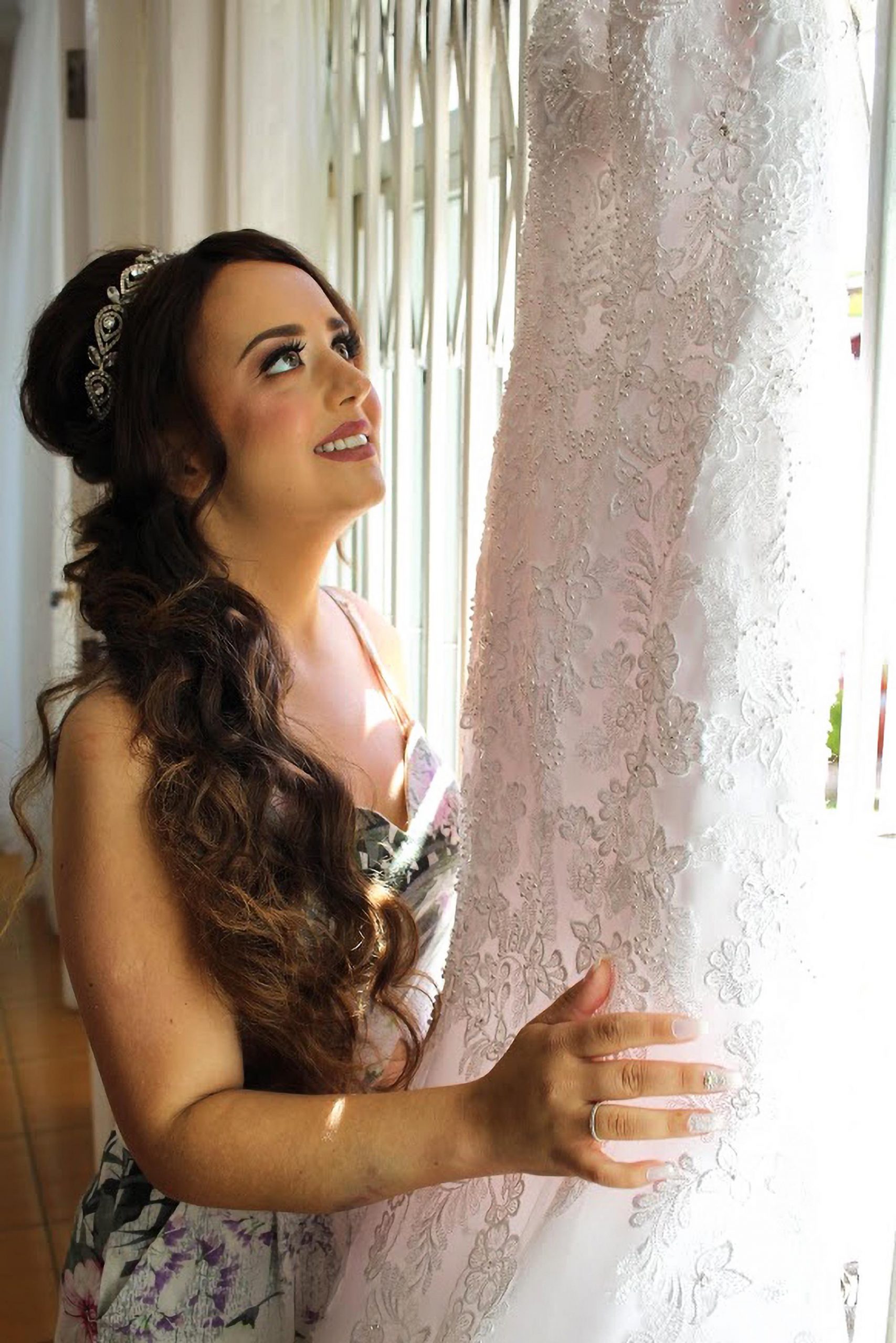 Read more about the article Bride Has Dream Wedding 10 Days Before Succumbing To Rare Cancer