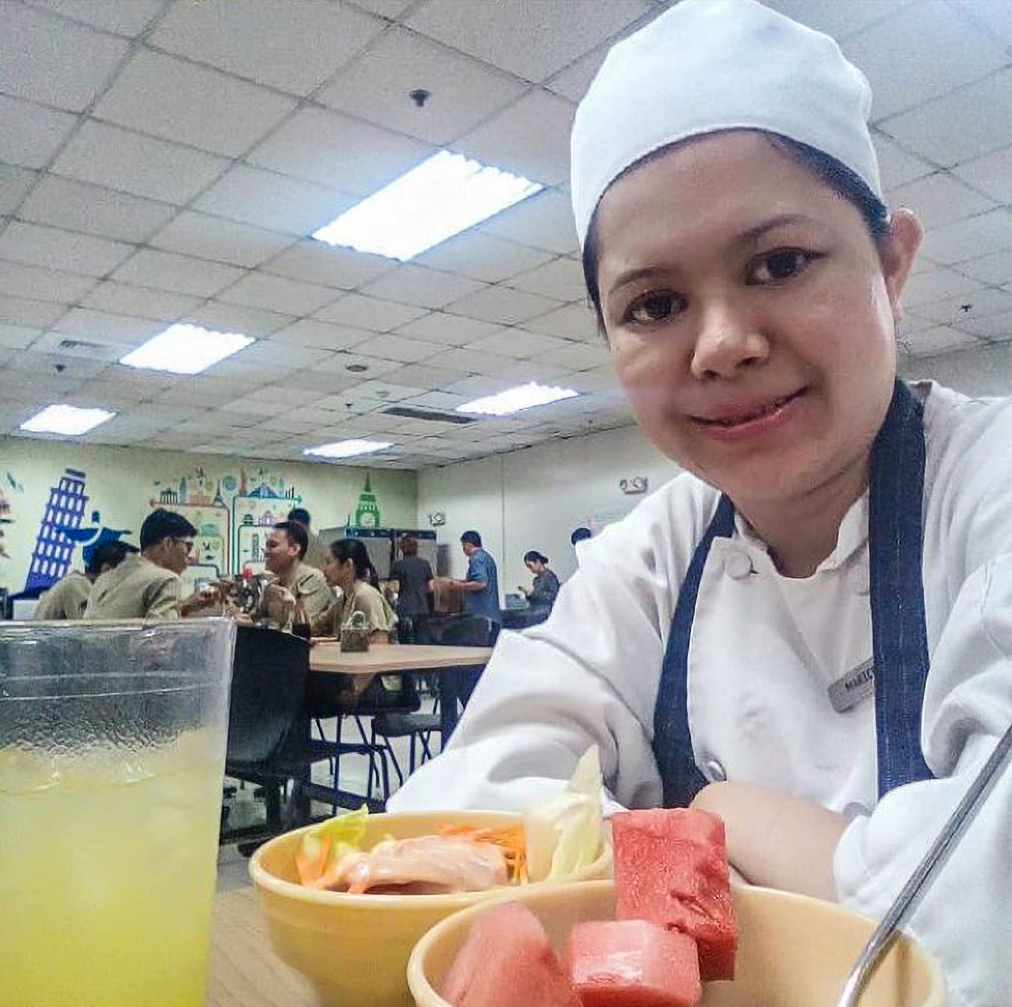 Read more about the article Woman Becomes Top Chef At Five Star Hotel After Gang Chopped Off Her Hands As Girl