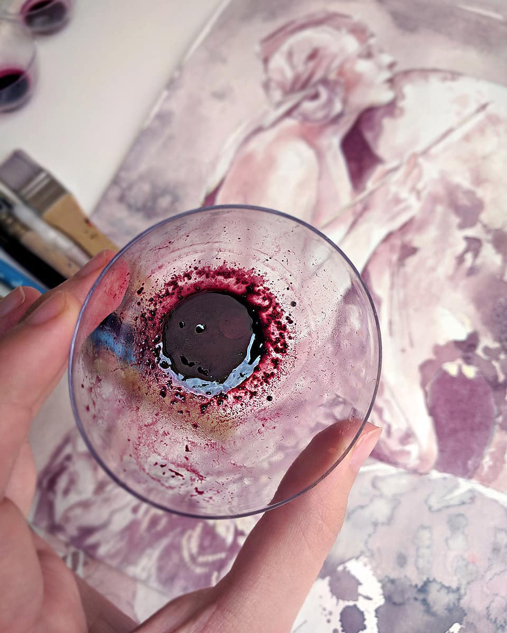 Read more about the article Artist Who Paints With Wine Wows The Internet