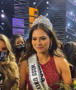 Read more about the article New Miss Universe In Online Row After Netizens Post Photoshoot Snaps To Suggest She Is Married